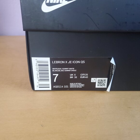 Men's size 7 / Women's 8 LeBron x John Elliot Nike Icon IQs White Ghost Sneakers - Picture 5 of 11